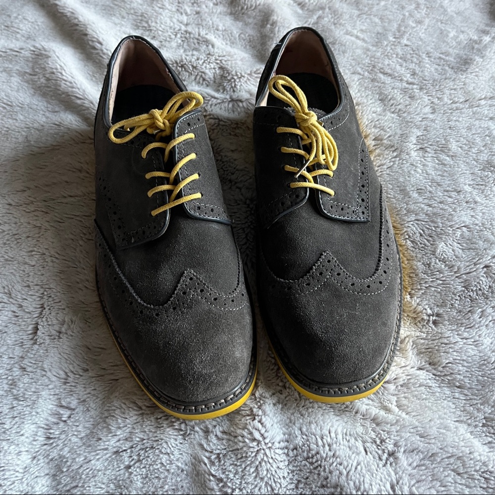 G.H. Bass & Co. Wingtip Oxford (suede; 9.5) - Picture 3 of 5